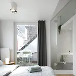 阁楼套房旅馆 4*
